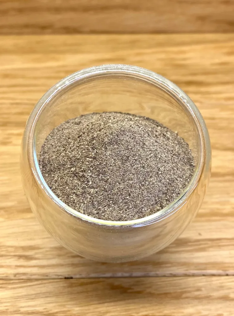 poivre noir moulu zoom 1498.webp