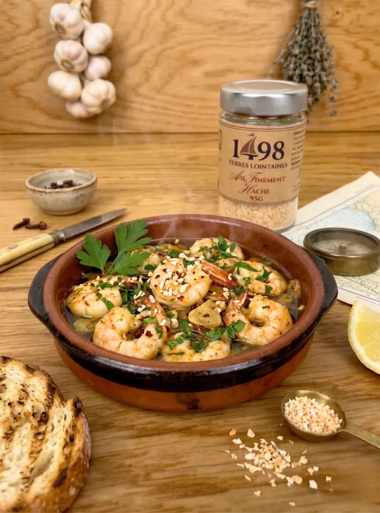 Mise en situation culinaire de Ail finement haché