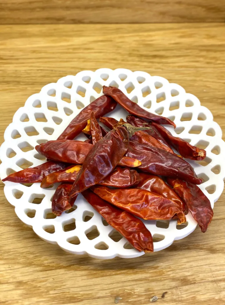Gros plan sur Piment de Cayenne entier